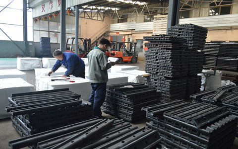 China 43kg/m, 50kg/m, 60kg/m, 75kg/m Railway Rail Fishplates Manufacturer--Anyang Railway Equipment Co., Ltd